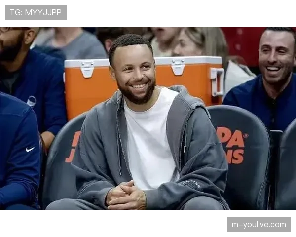 库里获准参加5v5对抗训练,复出时间仍待评估